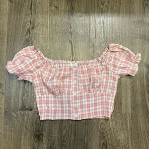 pink short sleeve crop top